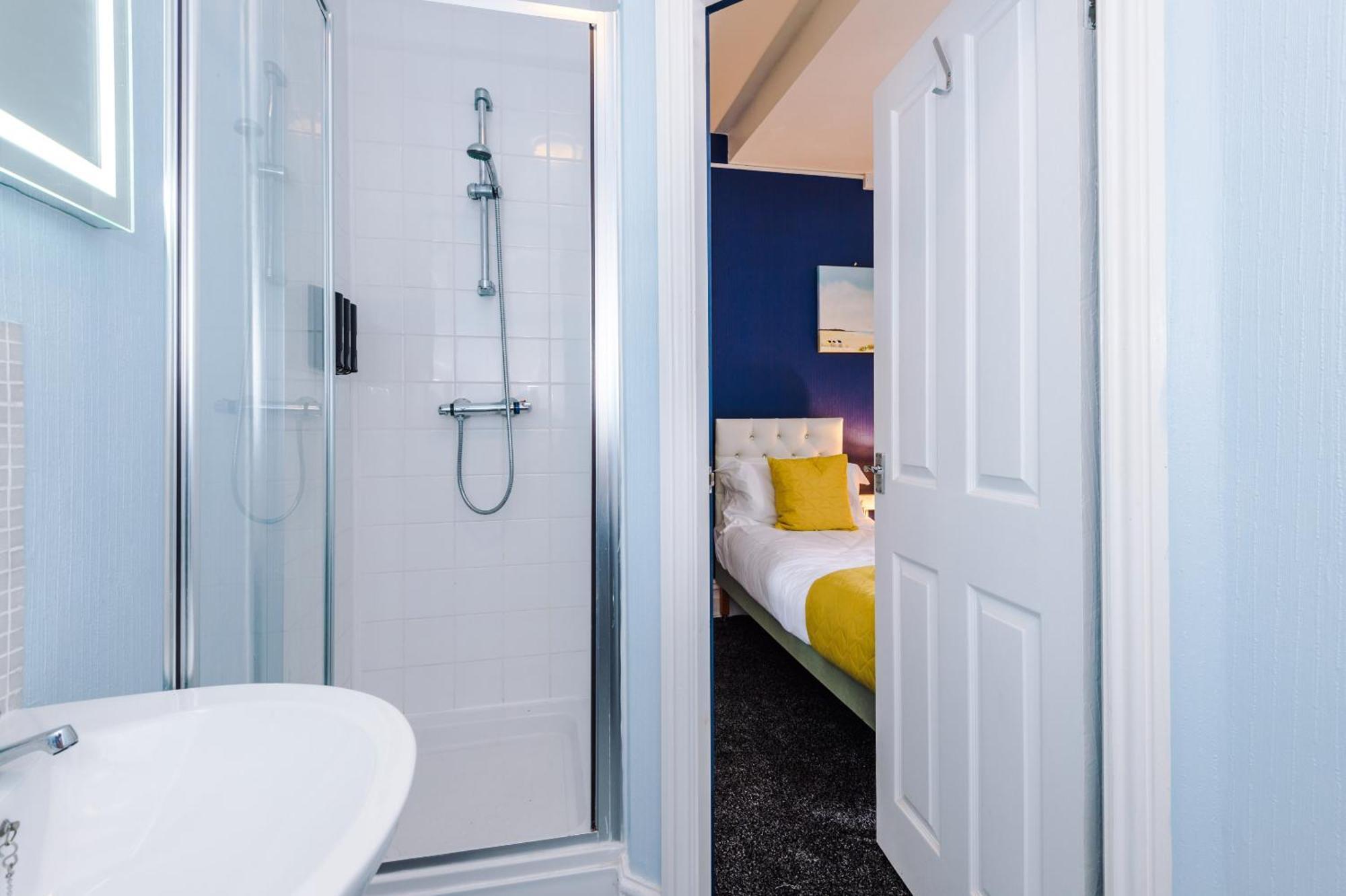 Pebbles Guest House Blackpool Exteriör bild